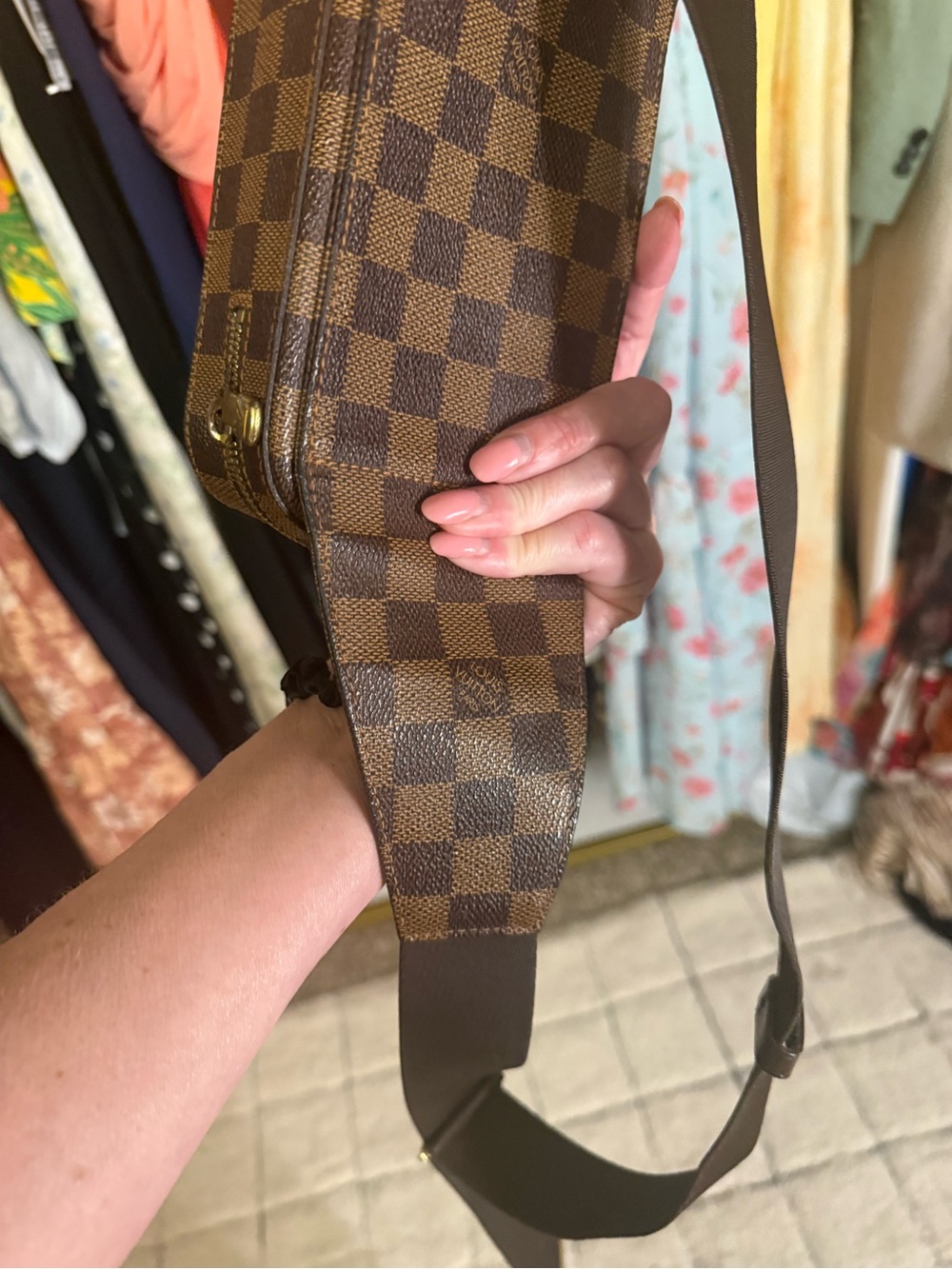 LOUIS VUITTON 💕LV DAMIER BUM BAG💕💕💕authentic - Picture 4 of 9